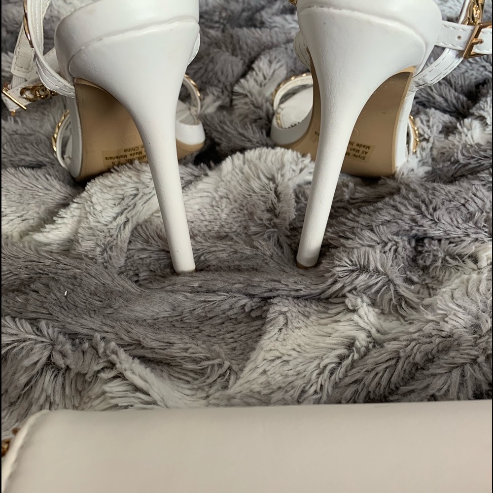 White Chain Detail Heels With Matching Clutch - image 3